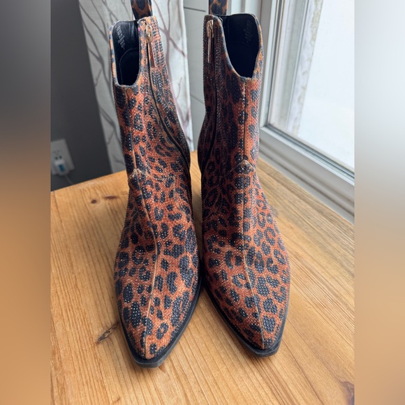Jessica Simpson Ostelle Boots Rhinestone Western Bootie Cheetah Natural 6 - Picture 2 of 7